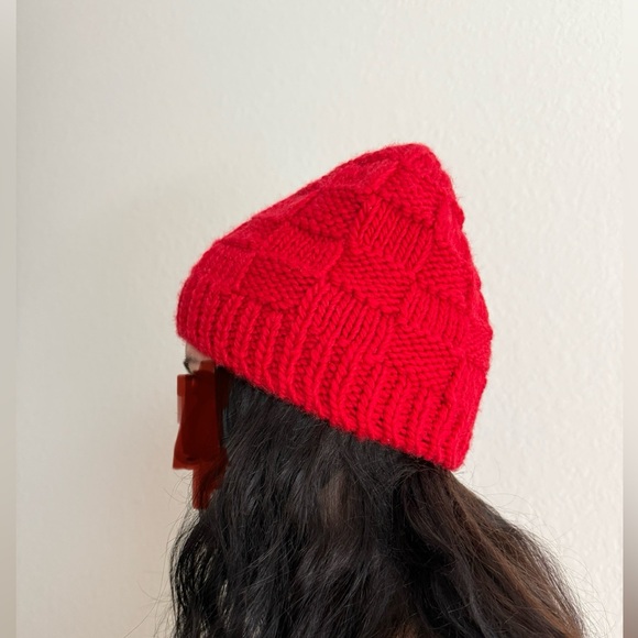 BOTTEGA VENETA RED WOOL BEANIE - Picture 13 of 13